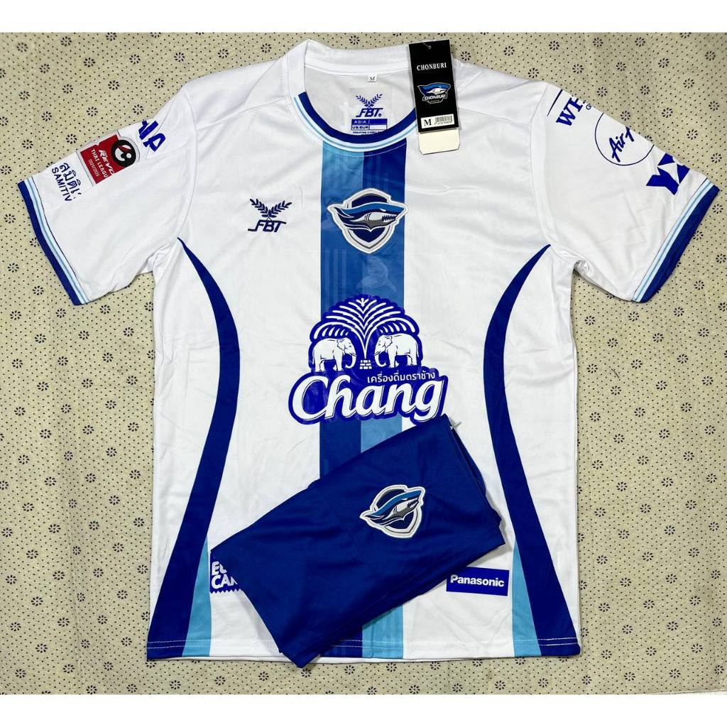 เสื้อฟุตบอล ทีมชลบุรี FC เสื้อพร้อมกางเกงชุดกีฬาใหม่ล่าสุด 2024 กับ 2025 เนื้อผ้าดีใส่สบาย