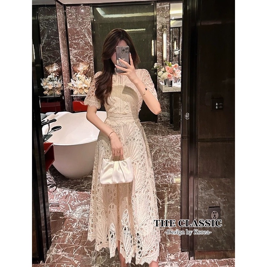 (M-3XL) The classic เดรสลูกไม้ยาว ใช้ผ้าลูกไม้เนื้อดีขึ้นลายปักฉลุ ลายแน่นปักชัด ช่วงคอช่วงอกและชายเดรส