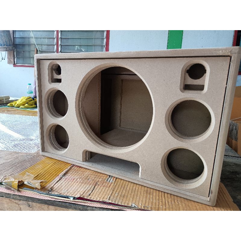 ตู้ลำโพง DIY ขนาดซับ 10 นิ้ว หน้าเปิด กลาง 4นิ้ว 4 ดอก แหม 2 นิ้ว 2ดอก ผลิตจากไม้ MDF หนา 15 มิล