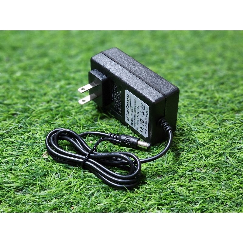 14.6v 2a อแดปเตอร์ชาร์จแบตลิเที่ยม 5.5mm. x 2.1mm. เต็มแล้วตัด มีไฟสถานะ ชาร์จ แบตเต็ม อแดปเตอร์ชาร์จแบตลิเธียม 14.6v 2A