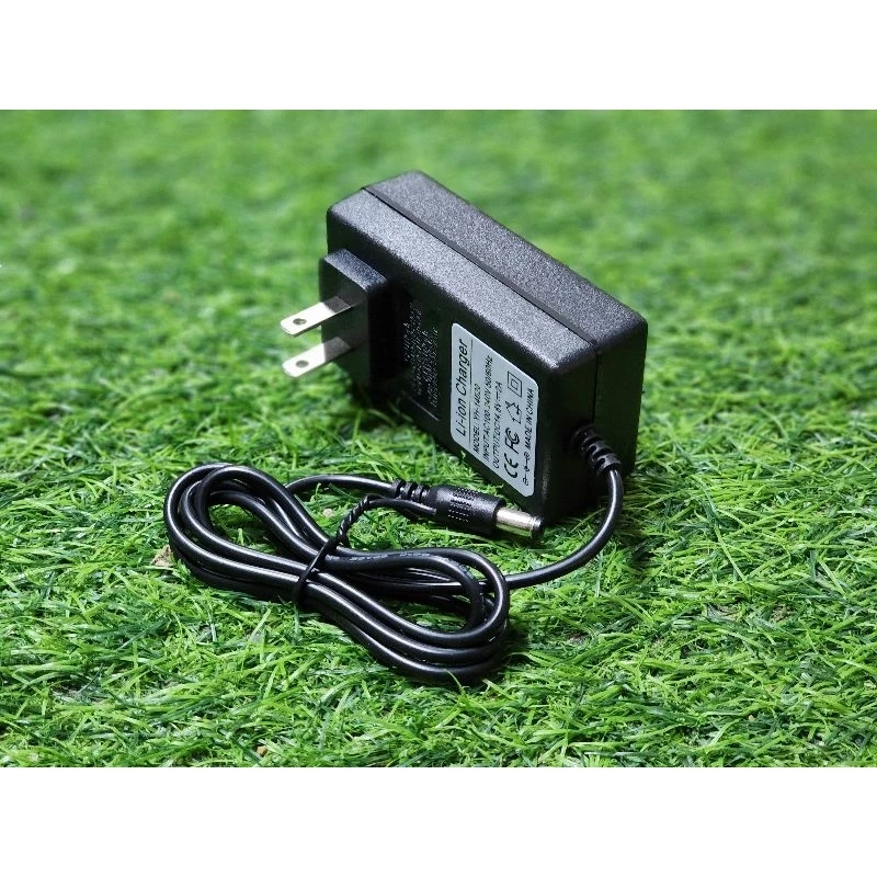 14.6v 2a อแดปเตอร์ชาร์จแบตลิเที่ยม 5.5mm. x 2.1mm. เต็มแล้วตัด มีไฟสถานะ ชาร์จ แบตเต็ม อแดปเตอร์ชาร์จแบตลิเธียม 14.6v 2A