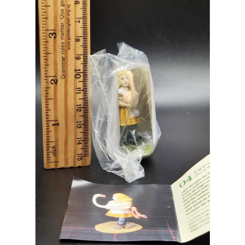 Kaiyodo Alice in Wonderland Tea Party 2" Alice & Flamingo Figure Gashapon Japan import