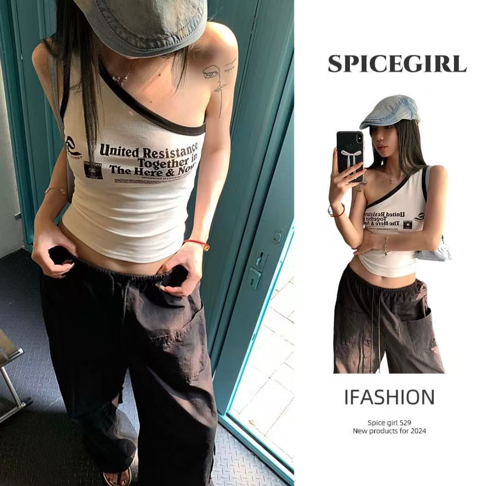 🎄Spice girl🎄ฝ้าย100% สายเดี่ยวไหล่เฉียงสีขาว สไตล์เกาหลี ลายพิมพ์ตัวอักษร สตรีทสไตล์วินเทจ น่ารักและเซ็กซี่