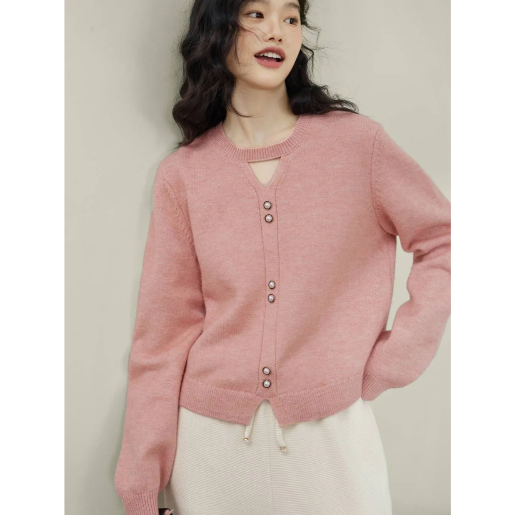 [Preorder] KUOSE : Front Cut Out Sweater