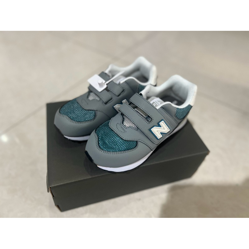 รองเท้าผ้าใบแฟชั่น NB574