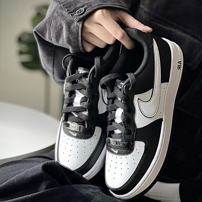(สินค้าพร้อมส่ง) NIKE AIR FORCE 1 PANDA ของแท้ 100%