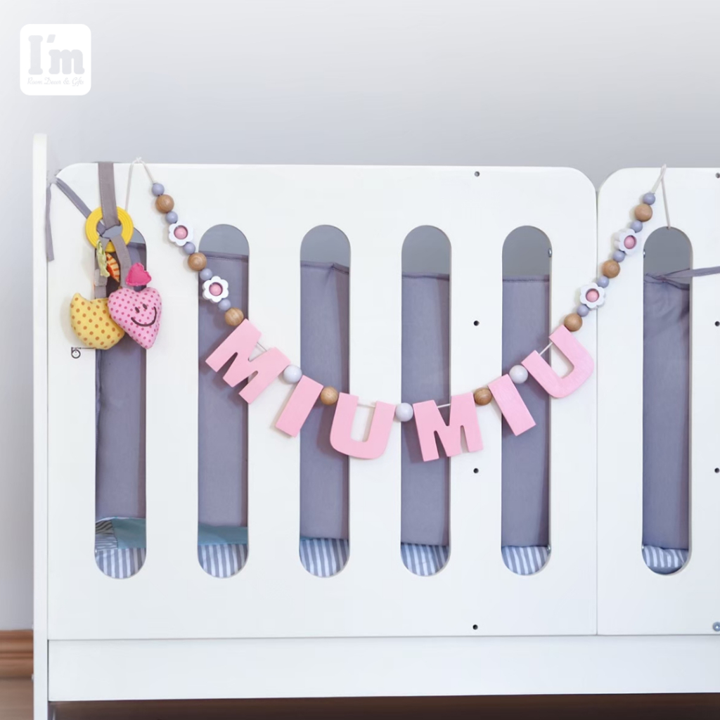 ป้ายชื่อเด็ก ป้ายชื่อไม้ ป้ายชื่อห้อย อักษรไม้ ป้ายแขวนเตียง ผลิตตามชื่อน้อง ป้ายเด็กแรกเกิด Baby Banner Personalized