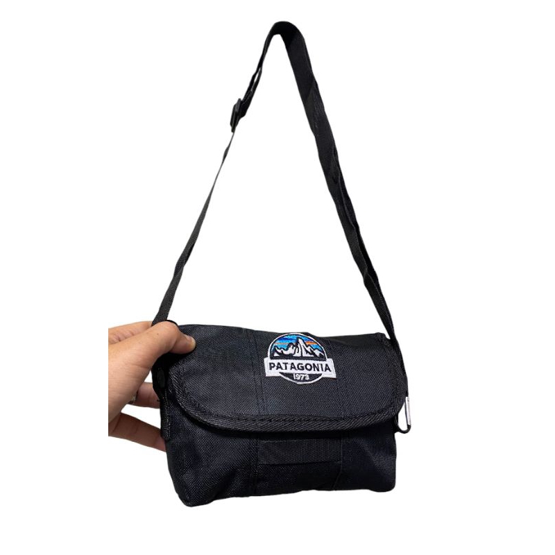 Patagonia bag กระเป๋าสไตล์มินิมอล สะพายข้างใบเล็ก