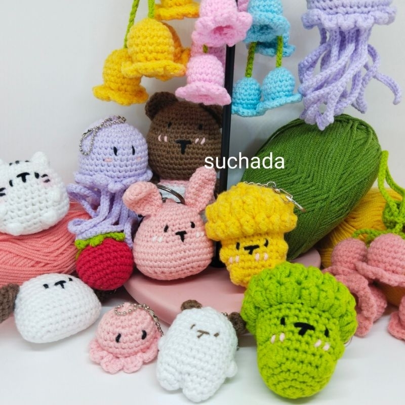 พร้อมส่ง/พวงกุญแจไหมพรม ตุ๊กตาถักไหมพรม พวงกุญแจ โครเชท์ถัก งาน handmade ราคาถูก