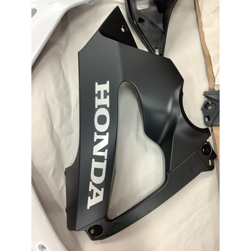 อกล่างcbr650fปี13-18