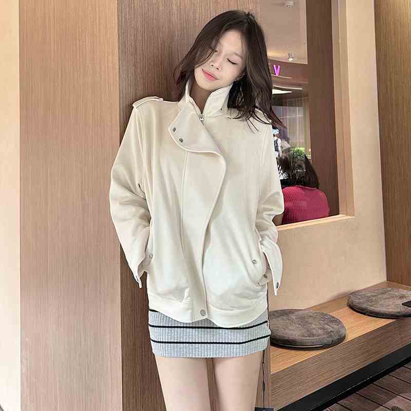เสื้อแจ็คเก็ตทรงหลวมผู้หญิงฤดูใบไม้ร่วงอารมณ์ออกแบบอเนกประสงค์เสื้อแจ็คเก็ตรถจักรยานยนต์ด้านบน