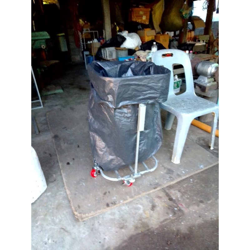 ที่แขวนภุงขยะสำหรับถุงขนาด30*40นิ้วมีล้อเหล็กไร้สนิม