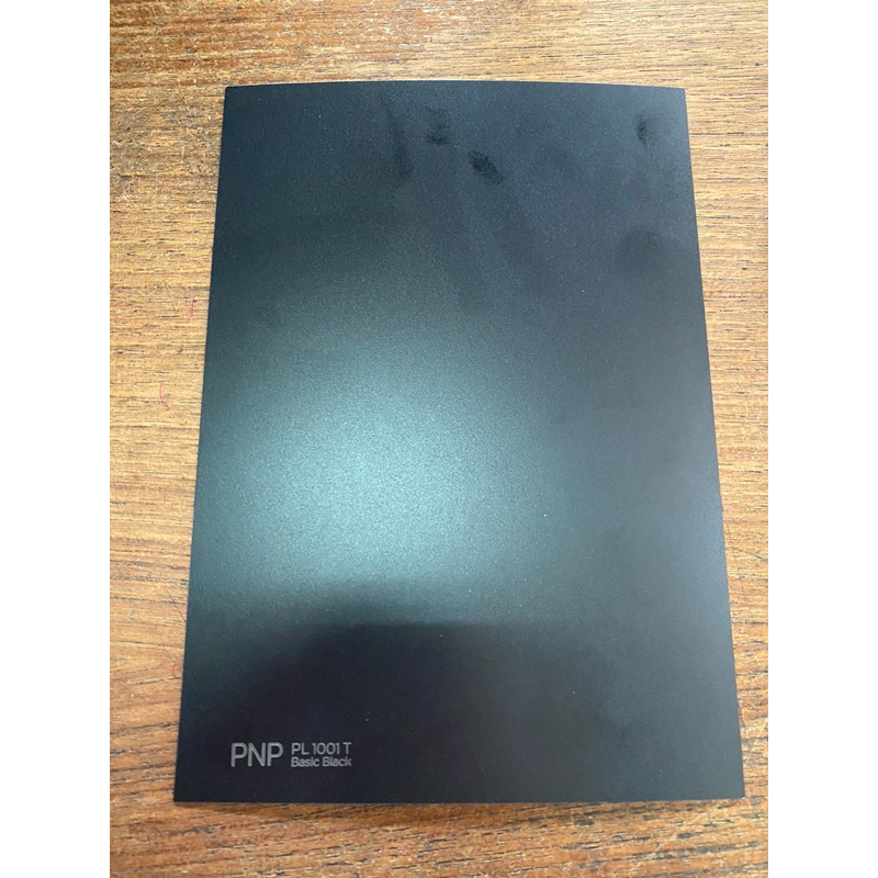 แผ่นโฟเมก้า PNP สีดำผิวเรียบด้าน ขนาด 120x240 ซม หนา 0.6 มิล ใช้ติดเฟอร์นิเจอร์ โต๊ะ ผนัง