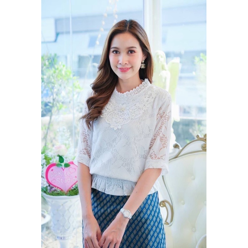 เสื้อลูกไม้ผู้หญิงสีขาวรอบอกใส่ได้ถึง 40 นิ้วงานฟรีไซด์จัดส่งทุกวัน