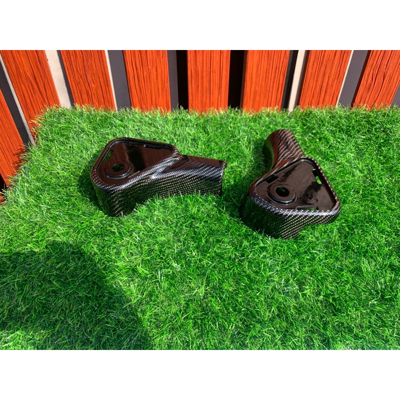 ถุงเท้าคาร์บอนแท้ Lambretta X200,X300 อะไหล่แท้ศูนย์(ราคาต่อ 1 คู่ )