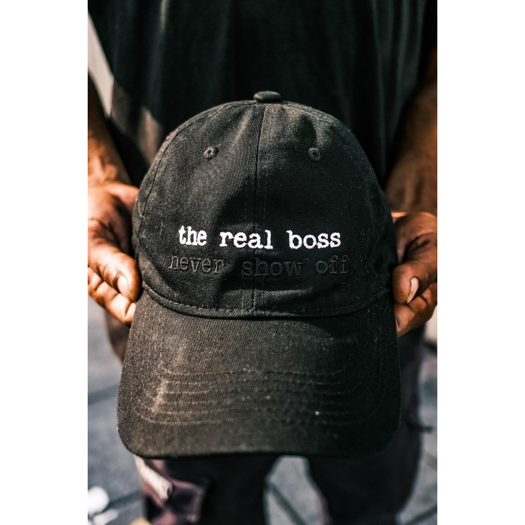 TRULYหมวกแก๊ปสีดำ the real boss