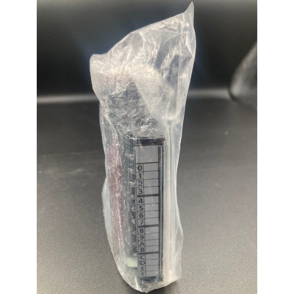 Mitsubishi iQ-R  RY40NT5P  (Transistor Output : Sink) ** สินค้าใหม่ ไม่ผ่านการใช้งาน ***