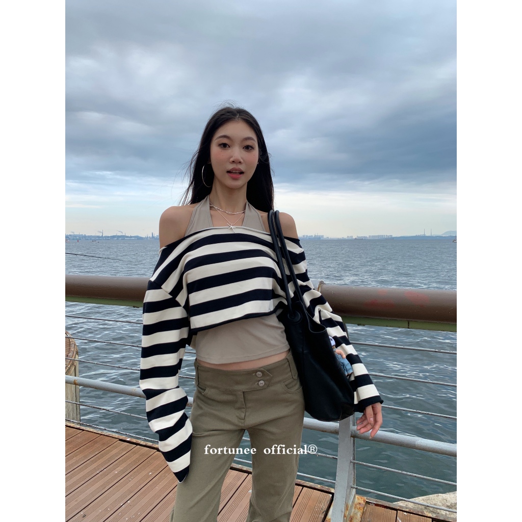 Fortunee เสื้อสเวตเตอร์แนวดีไซน์เก๋ ลายทาง สไตล์มินิมอล ขอบรุ่ย แบบสั้น คอกว้างเฉียง แขนยาว