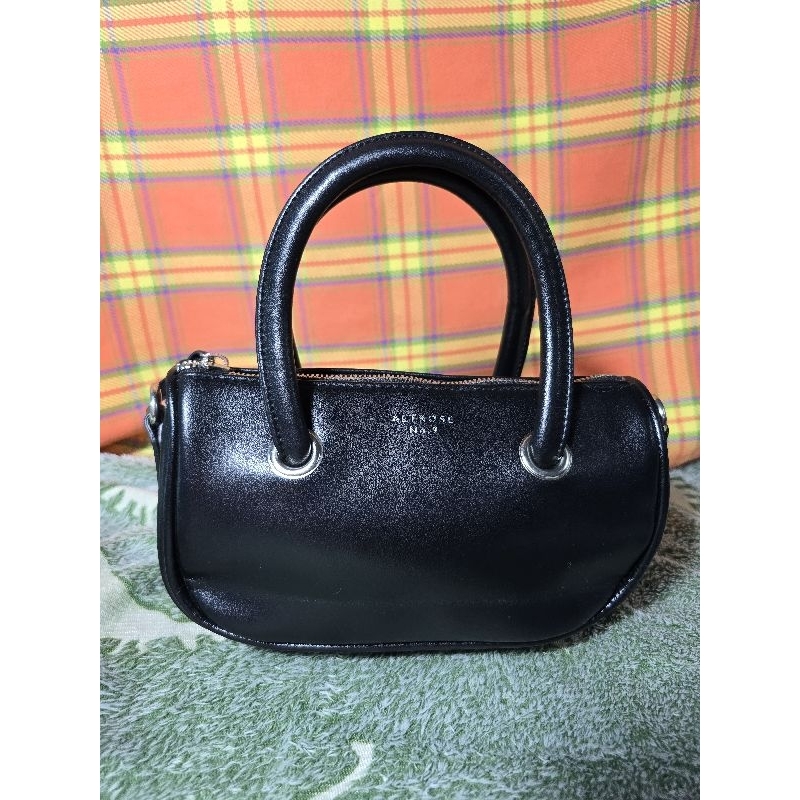 กระเป๋าหนังสีดำทรงถือ แบรนด์ Altrose no.9 มือสอง