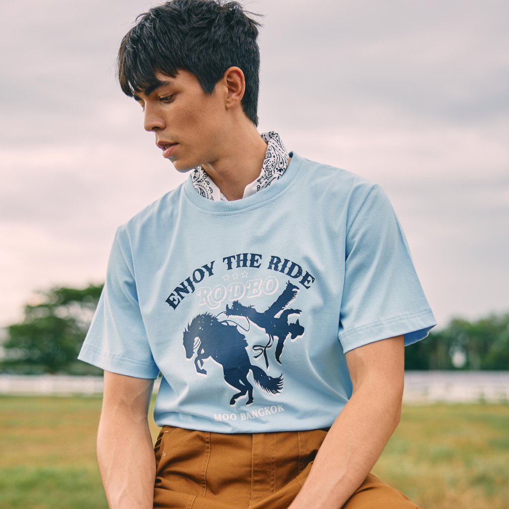 [MOO 11/24] Vintage Wild West T-Shirt เสื้อยืด แขนสั้น ผ้า Cotton สกรีนลวดลาย Cowboy ที่ด้านหน้า