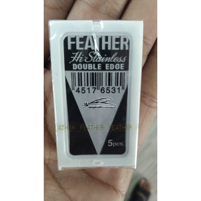 ใบมีดโกน2คมตราขนนก ผลิตจากสเตนเลสอย่างดี 1กล่องเล็กมี5ใบ