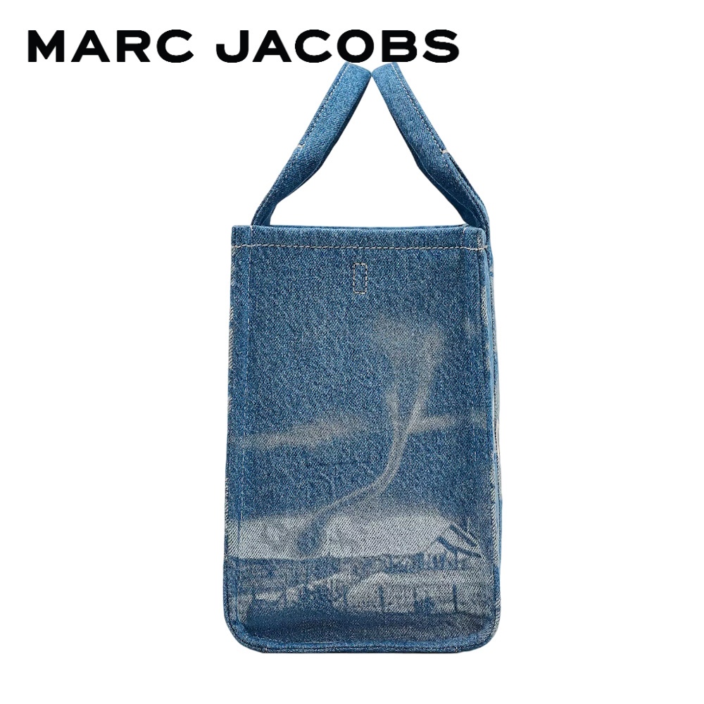 MARC JACOBS MARC JACOBS X WIZARD OF OZ  THE NO PLACE LIKE HOME DENIM MEDIUM TOTE BAG 2R4HTT031H03 RE24 กระเป๋าโท้ท
