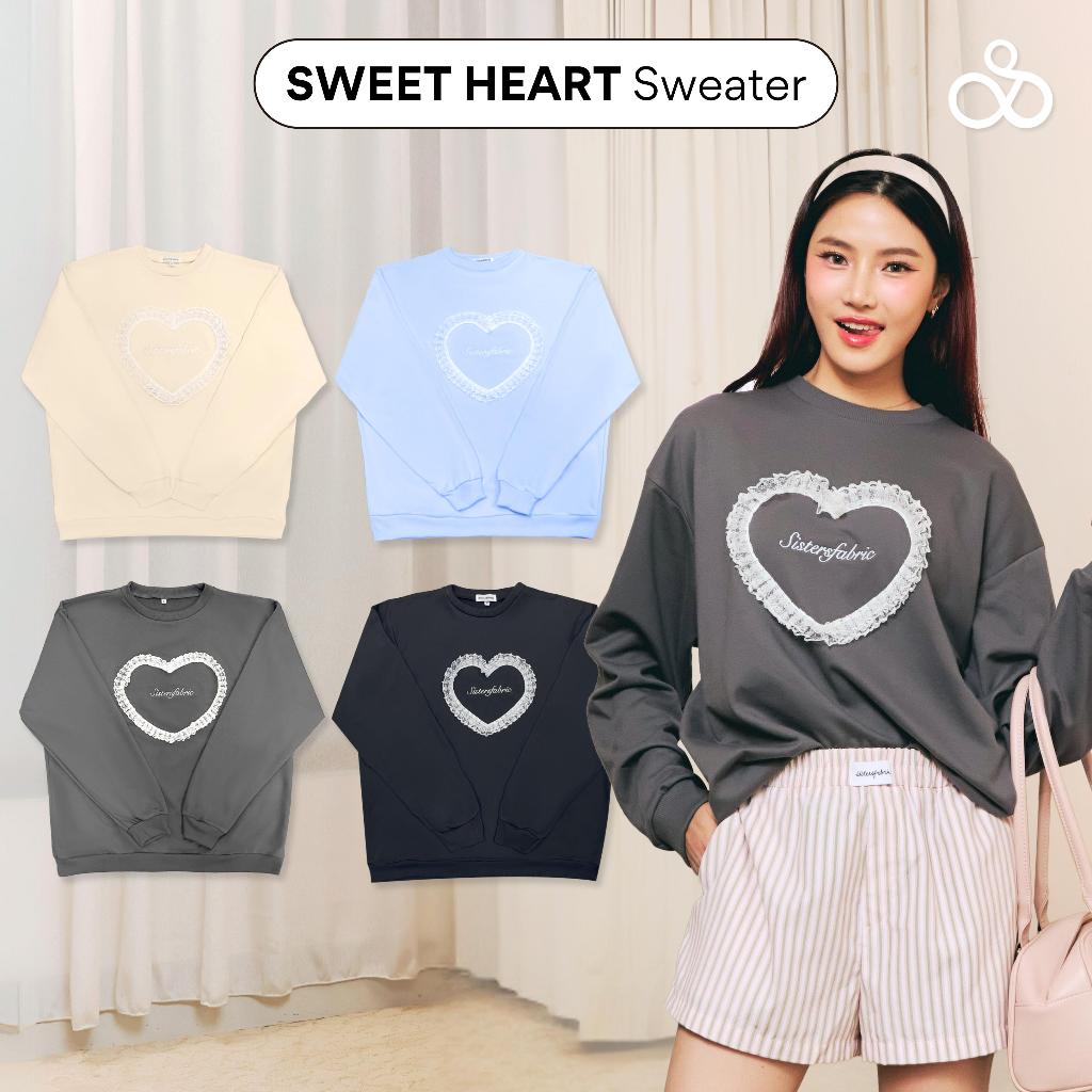Sistersfabric - Sweet Heart Sweater เสื้อแขนยาวโอเวอร์ไซส์ ปักลูกไม้รูปหัวใจ ผ้าหนานุ่ม