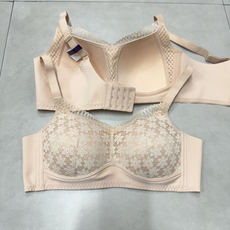 B'me by wacoal รุ่น ME1K09 บราไร้โครง(งานตัดป้าย/ไม่มีป้าย)