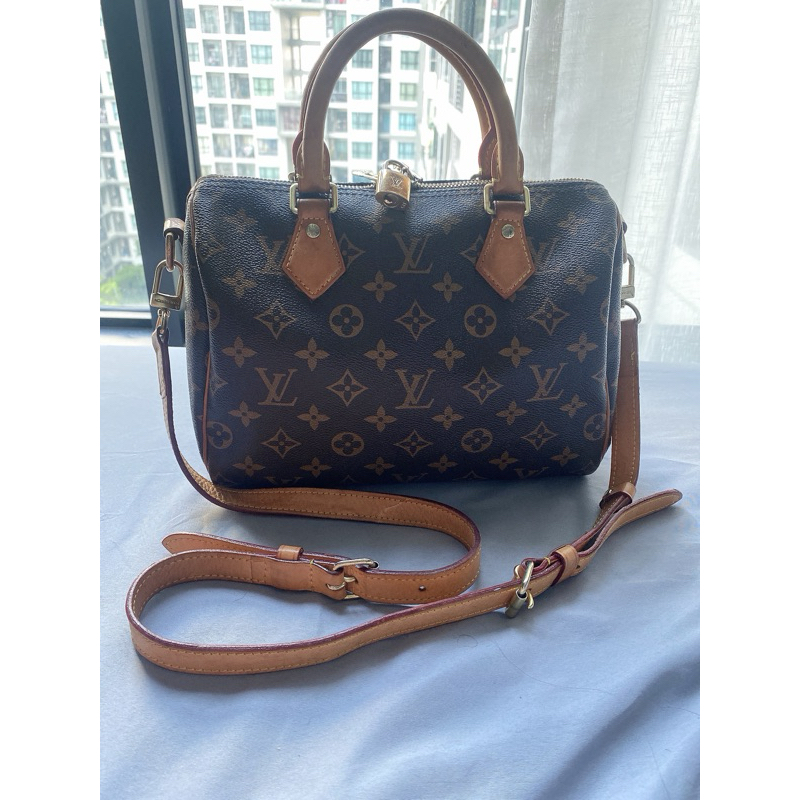 📍เท เท ขาดทุนค๊า ❗️งานจริงสวยมากกกก หนังฉ่ำมากค่ะ❗️กระเป๋าหนังแท้💯เลข AA น๊า‼️LV Speedy Ban 25 Monog