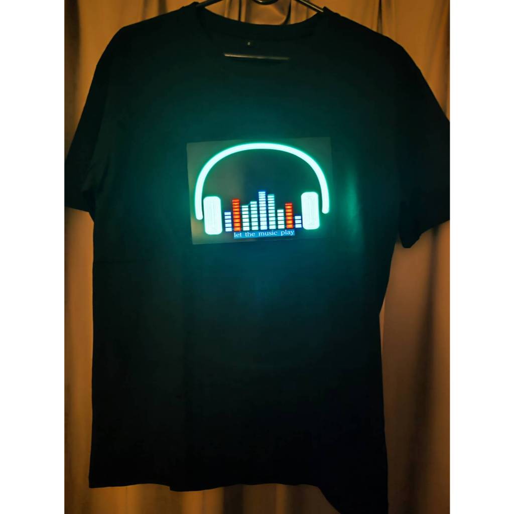 เสื้อไฟเต้น(รุ่นใหม่)เสื้อใส่ ปีใหม่สต๊อกในไทยจัดส่งเร็ว