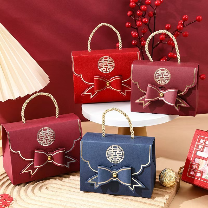 giftpackaging กล่องของขวัญ กล่องใส่ของชำร่วยงานแต่ง กล่องของขวัญสีแดง สไตล์จีน3สี