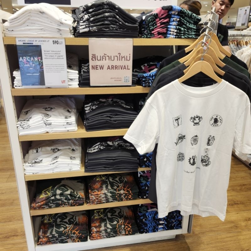 รับหิ้วของแท้ Uniqlo UT ARCANE LEAGUE OF LEGEND