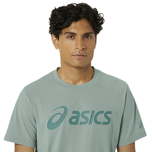 ASICS : GRAPHIC TEE MEN TRAINING ผู้ชาย เสื้อคอกลม ของแท้ LIGHT CELADON