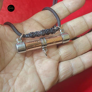 ตระกรุดหลวงปู่ทวดผ่านพิธีปลุกเสก พร้อมสร้อยคอปรับขนาดได้ เหมาะสำหรับพกบูชา มี3สี/แบบ ให้เลือก