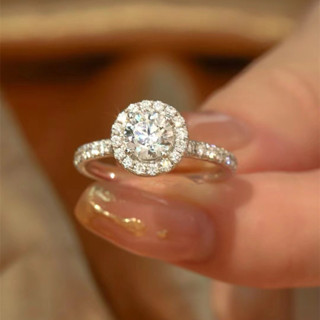 แหวนเพชรโมอีส 1-2 กะรัต ฝังเพชรล้อม เงิน925 ชุบทองคำขาว พร้อ…