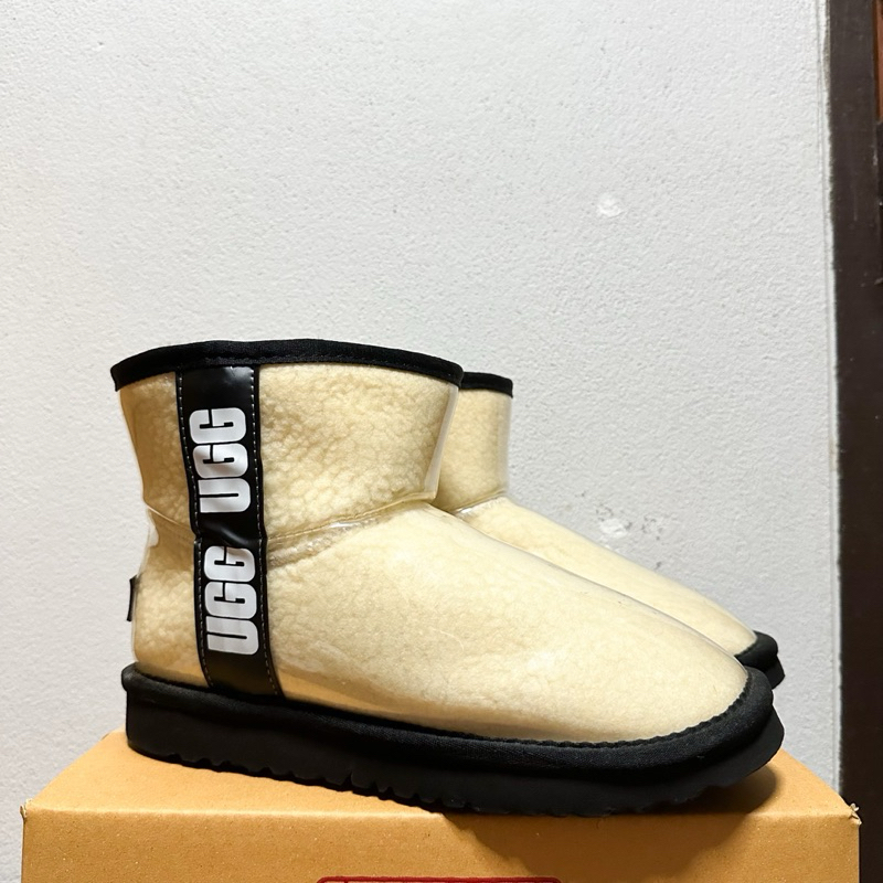 UGG Classic Boots Waterproof  38/24 มือสอง