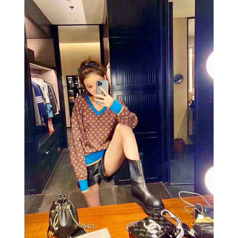 🎉New Arrival!! LOUIS VUITTON KNITTED V NECK LOG SLEEVE TOP เสื้อไหมพรม งานป้าย มาพร้อมป้าย Tag