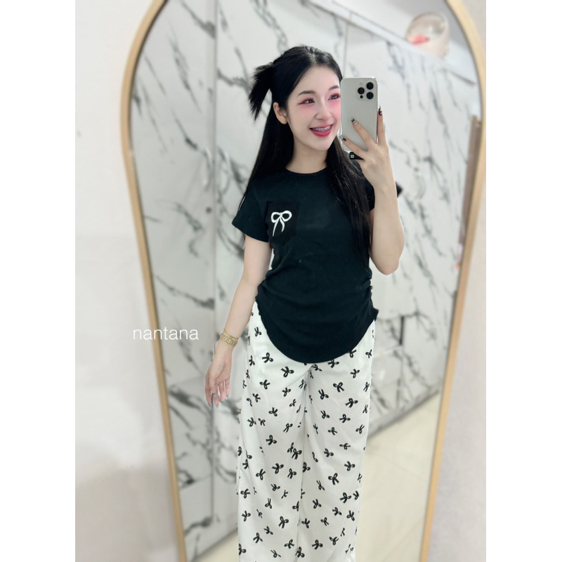 Phapassz - Set เสื้อตัวยาวแต่งกระเป๋าปักโบว์ผ้านิ่มใส่สบายๆ แมทมากับกางเกงขายาวลายโบว์ผ้าวูเวฟพิมลายไม่บางน๊าา Nantana