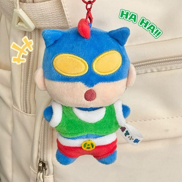 พร้อมส่ง พวงกุญแจตุ๊กตา Action Kamen หน้ากากแอ็คชั่น ชินจัง Shin chan ตุ๊กตา พวงกุญแจ ตุ๊กตาห้อยกระเป๋า 46158