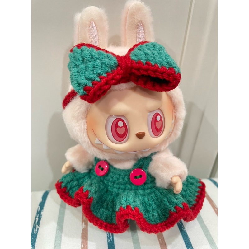 ชุดลาบูบู้ v2 ไหมพรมถัก ชุดคริสมาสต์กระโปรง ทางร้านถักเองค่ะ Christmas labubu