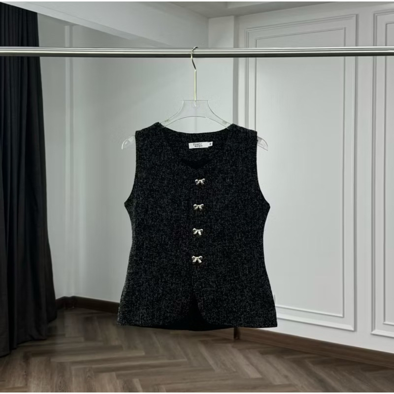 เสื้อรุ่น Demii Top เสื้อกั๊ก กระดุมโบว์(มือ1) เบอร์ s