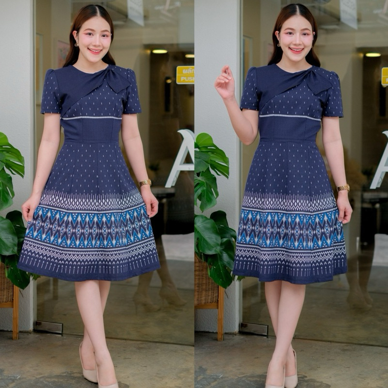 ชุดเดรสทรงย้วยแต่งกั๊กโบว์ ผ้าฝ้ายพิมพ์ลาย สีกรม (มีซับใน)