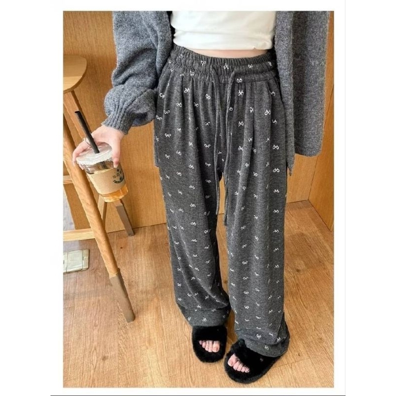 กางเกงลายโบว์ขายาว ผ้าวอร์มนุ่ม มีกระเป๋า โทนสีเบสิค9สี พร้อมส่ง - รูปที่ 4