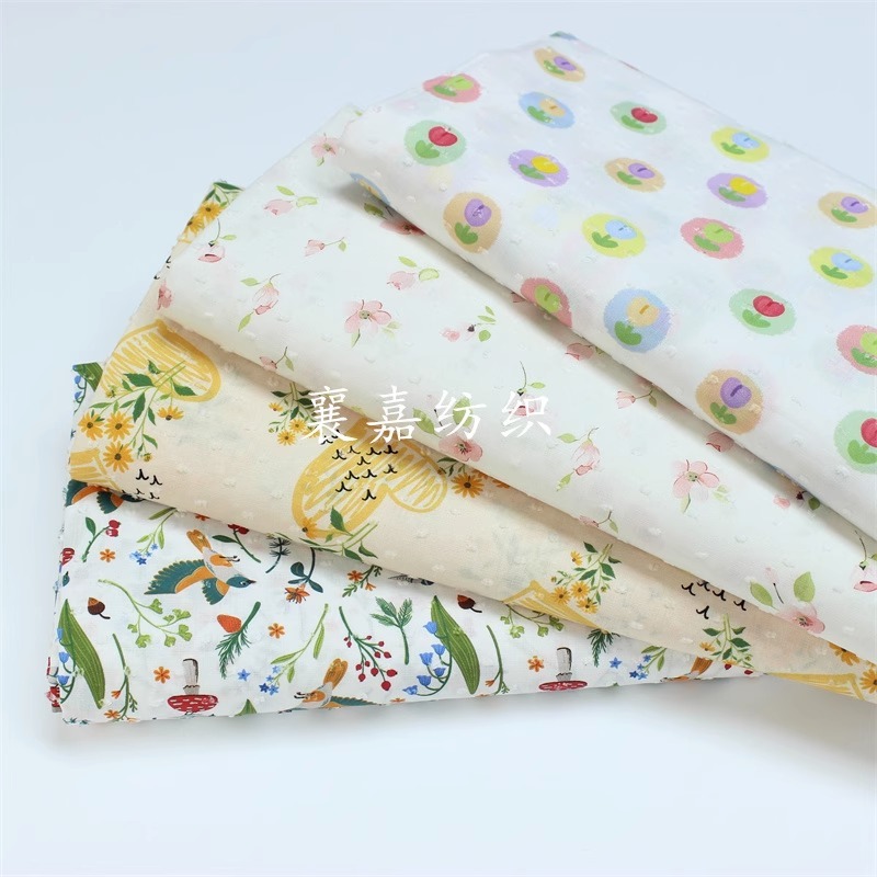 Preorder-ผ้าคอตตอนJacquard(ทอลายในเนื้อผ้า) คอตตอน100% หน้ากว้าง 145ซม. ผ้าเมตรนำเข้า
