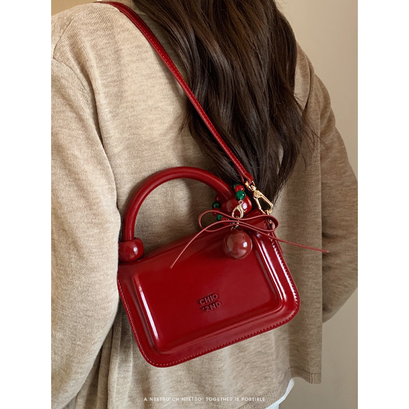 pre-order Chio2nd square bag กระเป๋าถือ/สะพายข้าง (ใช้โค้ดลด 30%) จากช็อปแท้