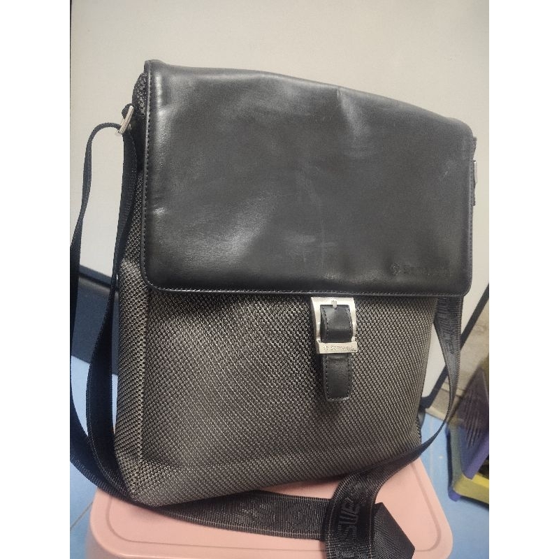 กระเป๋าสะพายข้าง Samsonite สภาพสวย