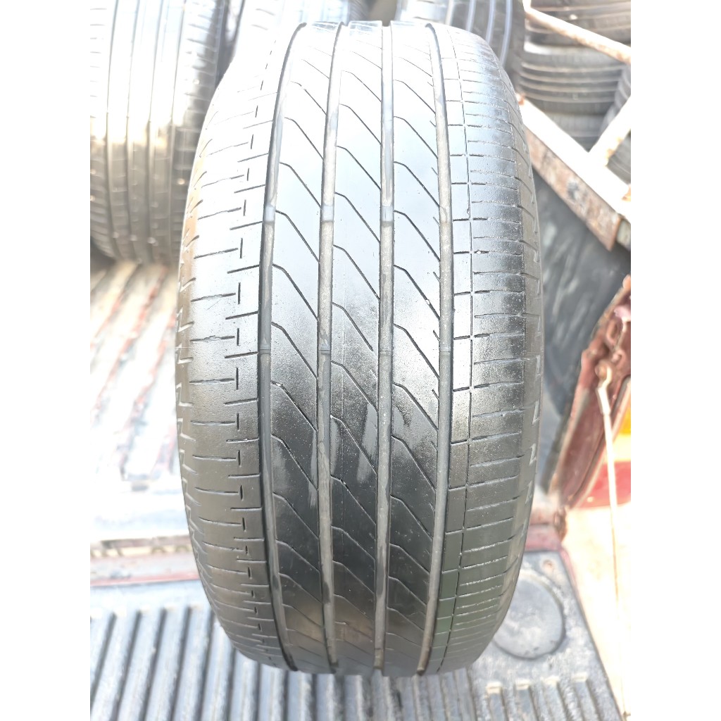 ยางเปอร์เซ็นต์ Bridgestone Turanza    ขนาด 215 55 R16  ยางปี 22  มีแค่ 1 เส้นราคาเส้นละ 200 บาท