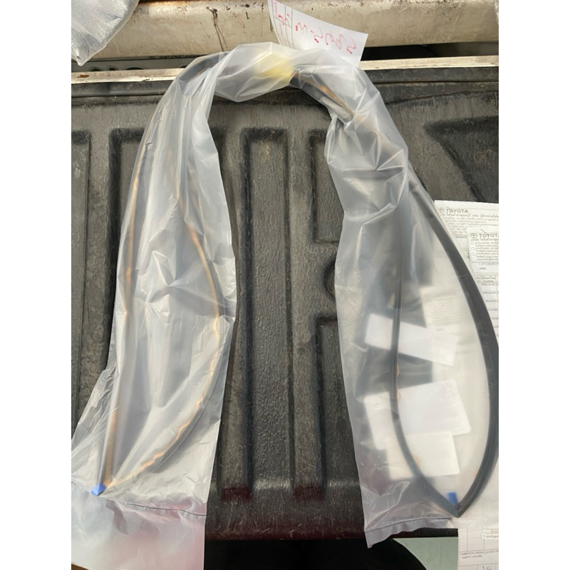 คิ้วกระจกบังลมหลังแท้ศูนย์ Vios วีออส 2007-2012 ราคาชิ้นละ 75573-0D050