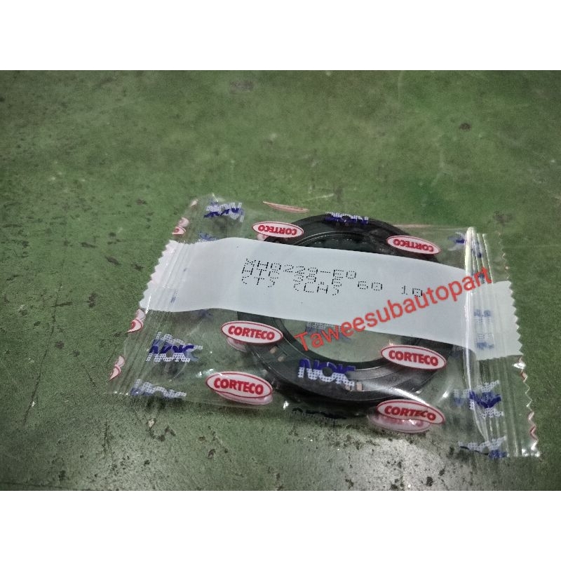 ซีลท้ายเกียร์ TRITON XH0229E NOK HTC 39.5 60 10BL TE TTON B