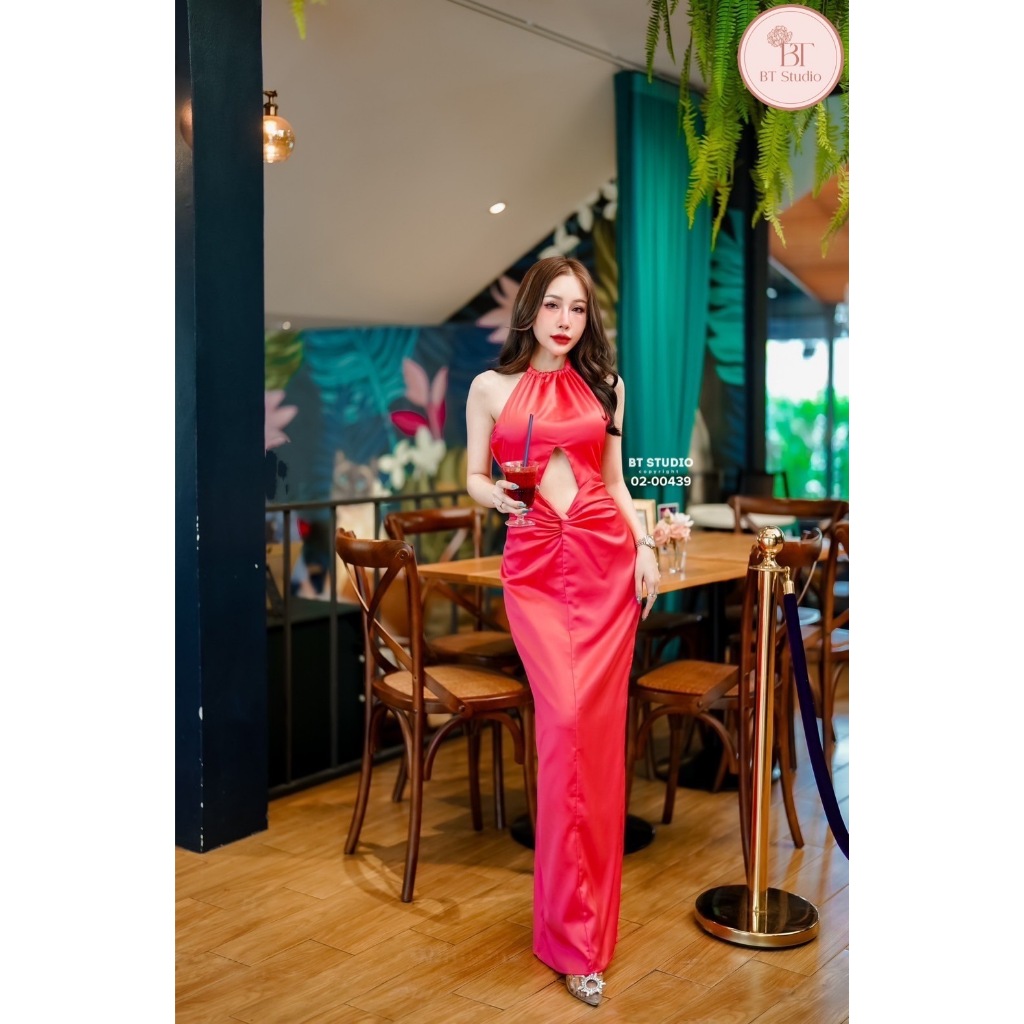 BT 02-00439 แม๊กซี้เดรสดีเทลแต่งสายคล้องคอแต่งสายรูดเพื่อปรับเว้าหลังเล็กน้อย